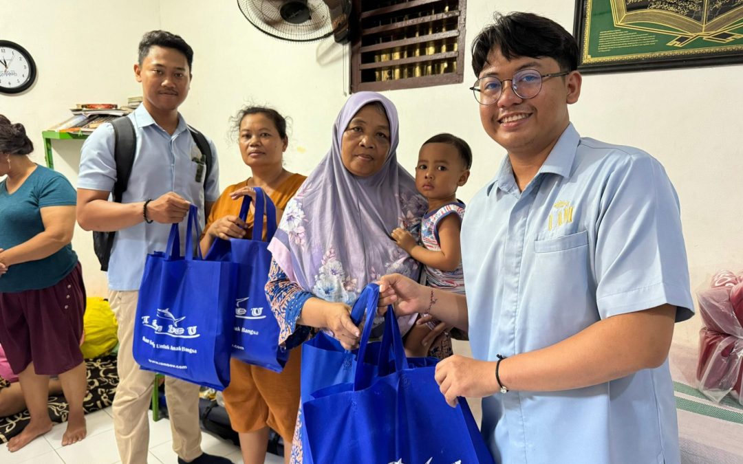 4 Rumah Hangus Terbakar, PT. Iambeu Mina Utama Salurkan Bantuan